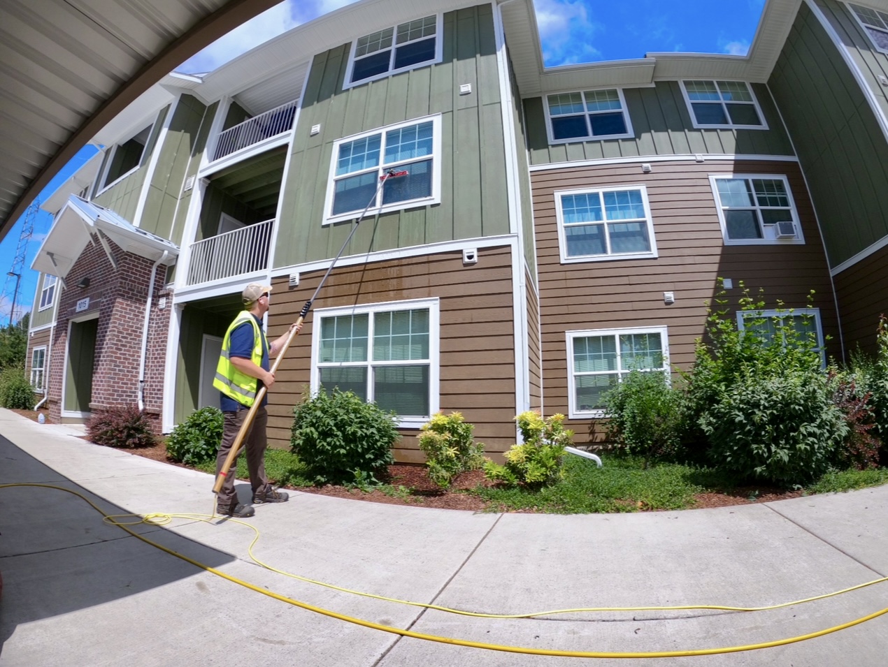 Apartment Community Window Cleaning in Beaverton Oregon